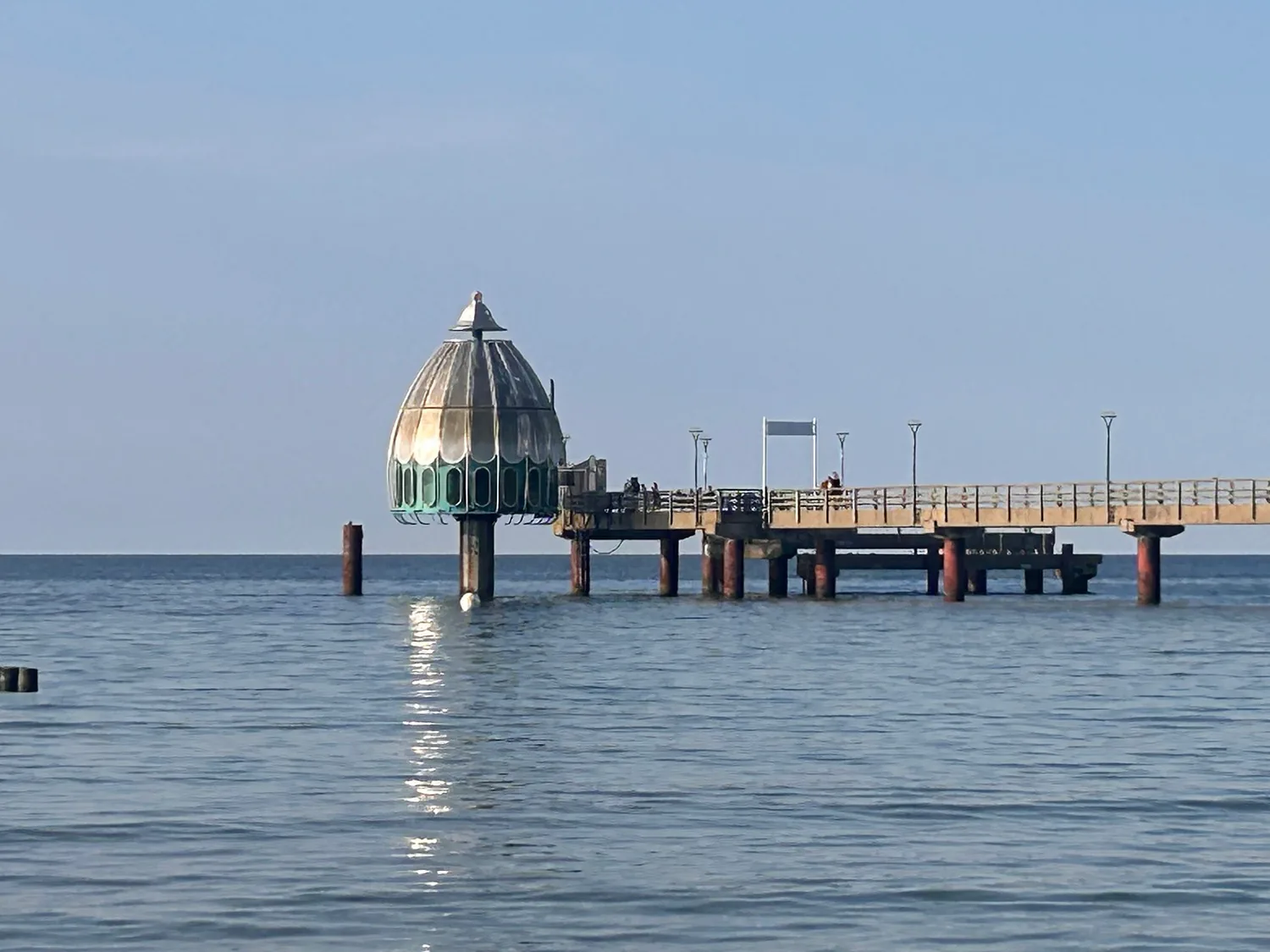 Tauchgondel am Ende der Seebrücke Zingst